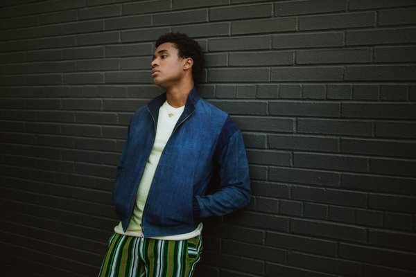 Découvrez le piercing nombril soleil à petit prix !